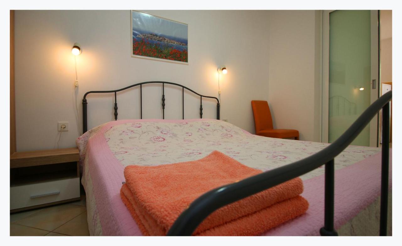 Apartments Eva Primošten Habitación foto
